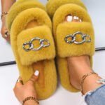 Fluffy-Sandals-For-Women-Fashion-Minimalist-Metal-Chain-Furry-Slides-Designer-Flip-Flops-Ladies-Indoor-Faux.jpg_640x640 (5)